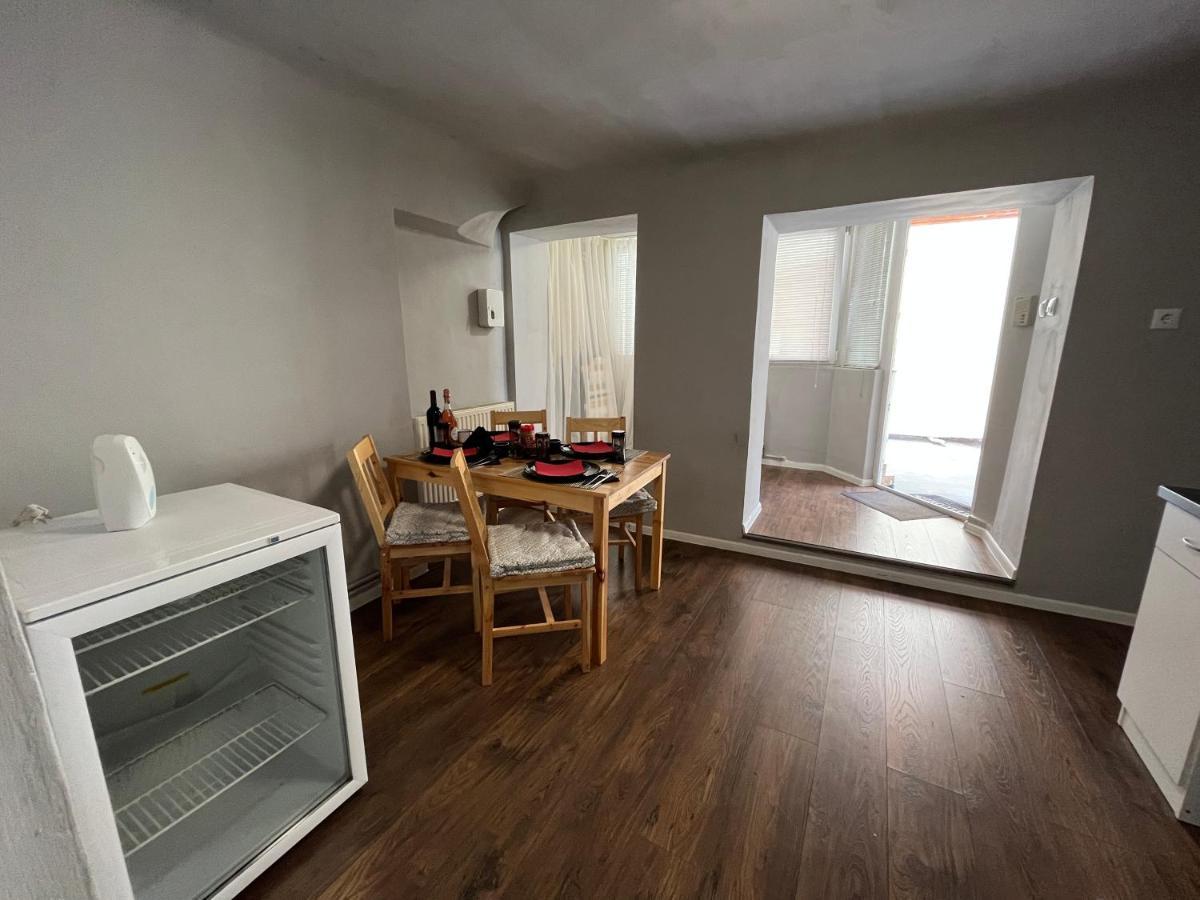 Appartamento Grey House Braşov Esterno foto