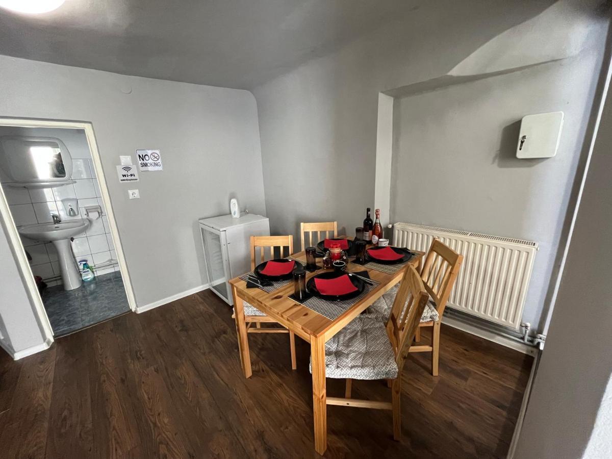 Appartamento Grey House Braşov Esterno foto